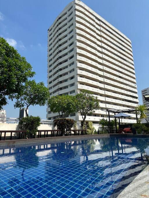 Delightful Condo In Central Location At Sukhumvit 49 Bangkok Exteriör bild