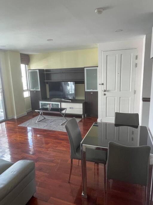 Delightful Condo In Central Location At Sukhumvit 49 Bangkok Exteriör bild