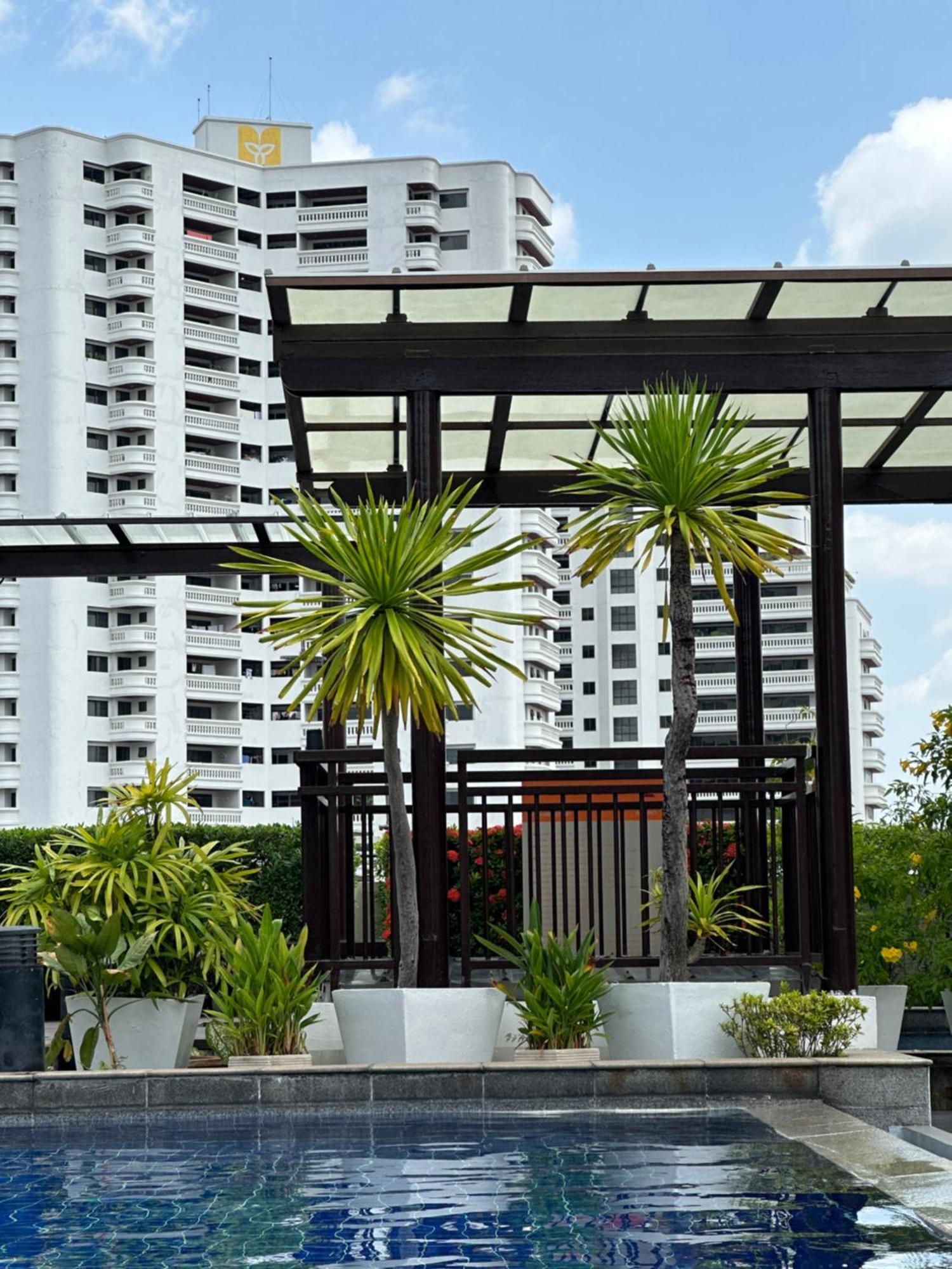 Delightful Condo In Central Location At Sukhumvit 49 Bangkok Exteriör bild